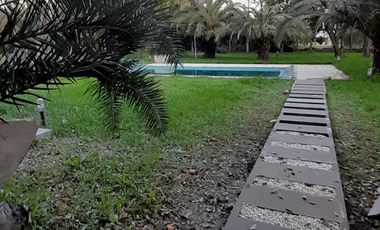 Imponente Chalet de 9 amb sobre Lote de 2.000 m2!