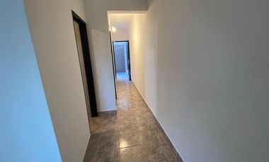 Departamento en venta - 2 Dormitorios 1 Baño - Cochera - 77Mts2 - Quilmes
