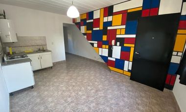 Departamento en venta - 2 Dormitorios 1 Baño - Cochera - 77Mts2 - Quilmes