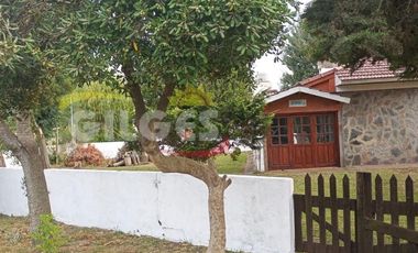 Venta de Casa 4 Amb.  en Santa Clara Del Mar  Ubicada a 400 Mts. de la playa