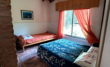 Maravillosa Casa quinta con amplio terreno y pileta a la venta-Permuta