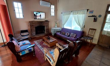 Maravillosa Casa quinta con amplio terreno y pileta a la venta-Permuta