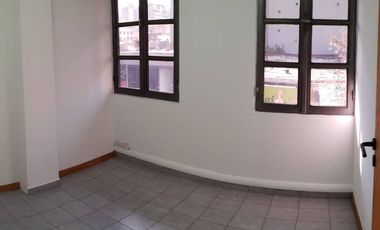 Venta Oficina - 27 de Abril, Barrio Centro