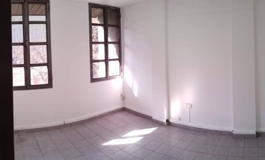 Venta Oficina - 27 de Abril, Barrio Centro