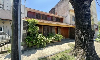 Muy buen chalet a metros de la Avda - Venta Condicionada