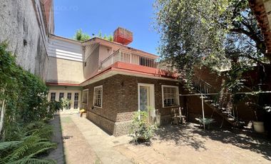 Muy buen chalet a metros de la Avda - Venta Condicionada