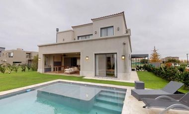 Muy linda casa en alquiler temporal en Ayres Plaza | VCO Propiedades