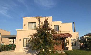 Muy linda casa en alquiler temporal en Ayres Plaza | VCO Propiedades