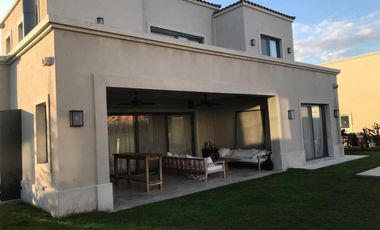 Muy linda casa en alquiler temporal en Ayres Plaza | VCO Propiedades
