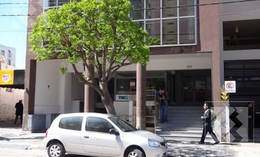 Oficina venta o alquiler centro, 125 m2 con cocina y 2 baños