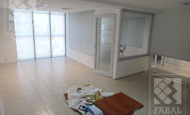 Oficina venta o alquiler centro, 125 m2 con cocina y 2 baños