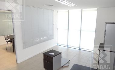 Oficina venta o alquiler centro, 125 m2 con cocina y 2 baños