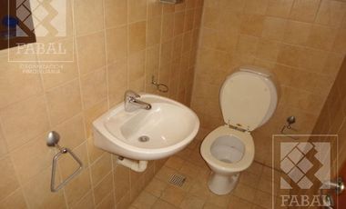 Oficina venta o alquiler centro, 125 m2 con cocina y 2 baños