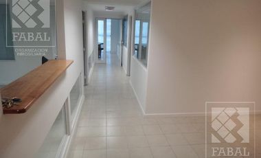 Oficina venta o alquiler centro, 125 m2 con cocina y 2 baños