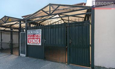 Triplex con patio y garage