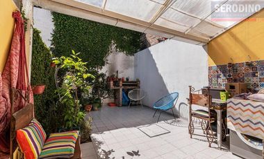 Triplex con patio y garage