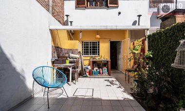 Triplex con patio y garage