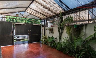 Triplex con patio y garage