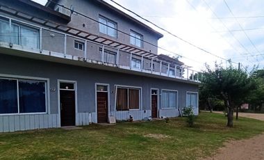 Venta - Casa Duplex de 3 ambientes A 150M DEL MAR en Pinamar - contiene jardin propio