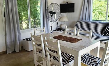 Venta - Casa Duplex de 3 ambientes A 150M DEL MAR en Pinamar - contiene jardin propio