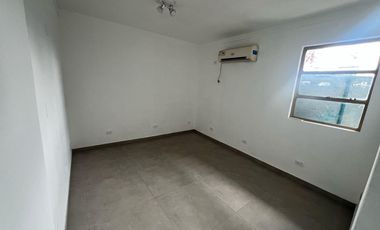 Oficina con 6 privados en Lanús Oeste