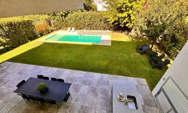Casa en Miraflores Funes Hills. Sobre Bv Principal. UNICA!
