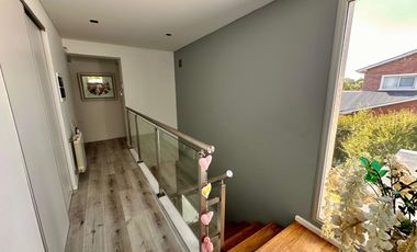 Casa en Miraflores Funes Hills. Sobre Bv Principal. UNICA!