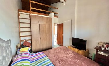 CASA   VENTA   4 AMBIENTES   BARRACAS   QUINCHO   COCHERA PARA 5 AUTOS
