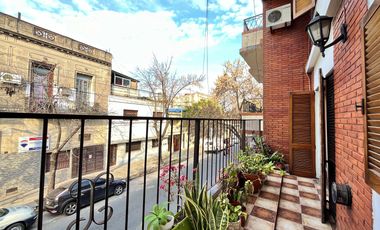 CASA   VENTA   4 AMBIENTES   BARRACAS   QUINCHO   COCHERA PARA 5 AUTOS