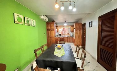 CASA   VENTA   4 AMBIENTES   BARRACAS   QUINCHO   COCHERA PARA 5 AUTOS