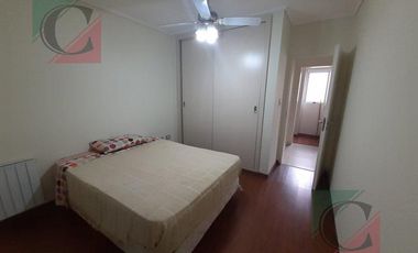 Departamento 5 ambientes con balcon  - Lanús centro