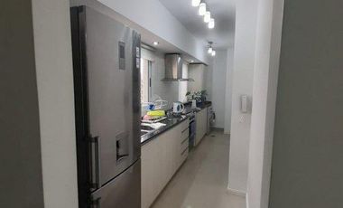 Departamento 5 ambientes con balcon  - Lanús centro