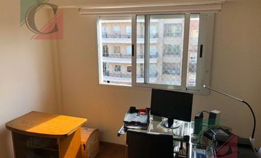 Departamento 5 ambientes con balcon  - Lanús centro