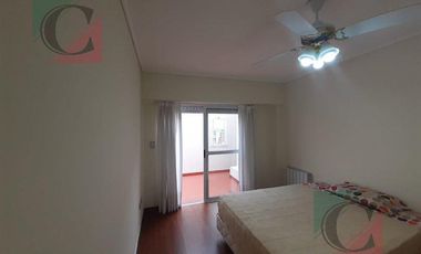 Departamento 5 ambientes con balcon  - Lanús centro
