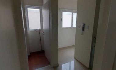 Departamento 5 ambientes con balcon  - Lanús centro
