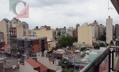 Departamento 5 ambientes con balcon  - Lanús centro
