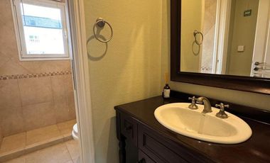 CASA en VENTA con LOTE trasero opcional