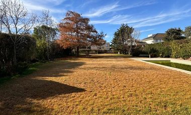 CASA en VENTA con LOTE trasero opcional