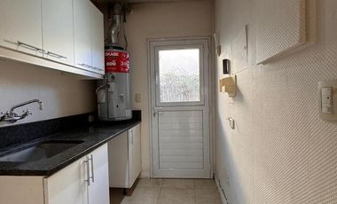 CASA en VENTA con LOTE trasero opcional