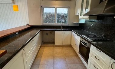 CASA en VENTA con LOTE trasero opcional