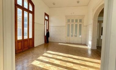 Oficina en Alquiler - Cercanía Plaza San Martín - Zona Centro