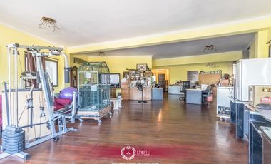 Local con vivienda de 608M² en terreno USAM Parque Chacabuco 1252M² vendibles