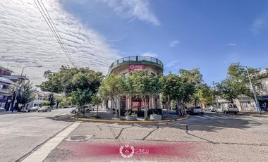 Local con vivienda de 608M² en terreno USAM Parque Chacabuco 1252M² vendibles