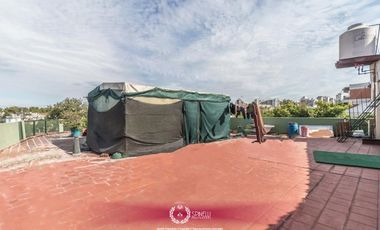 Local con vivienda de 608M² en terreno USAM Parque Chacabuco 1252M² vendibles