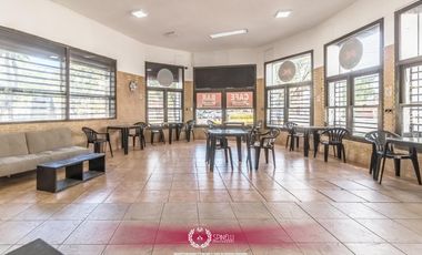 Local con vivienda de 608M² en terreno USAM Parque Chacabuco 1252M² vendibles
