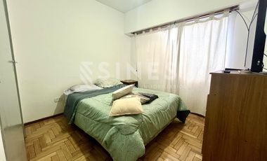 Depto. 2 ambientes en venta - doble patio - frente a la plaza