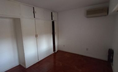 PH en 2 dorm terraza play cochera.  Venta con renta. Toma menor valor o prop en USA