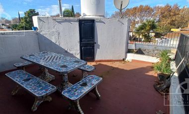 PH en 2 dorm terraza play cochera.  Venta con renta. Toma menor valor o prop en USA