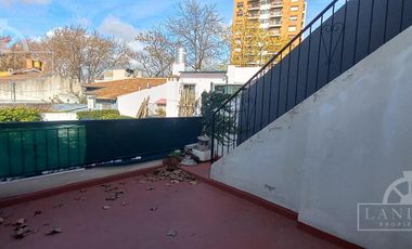 PH en 2 dorm terraza play cochera.  Venta con renta. Toma menor valor o prop en USA