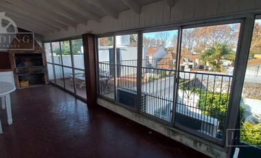 PH en 2 dorm terraza play cochera.  Venta con renta. Toma menor valor o prop en USA